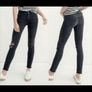Madewell 9” Distressed High-Rise EUC